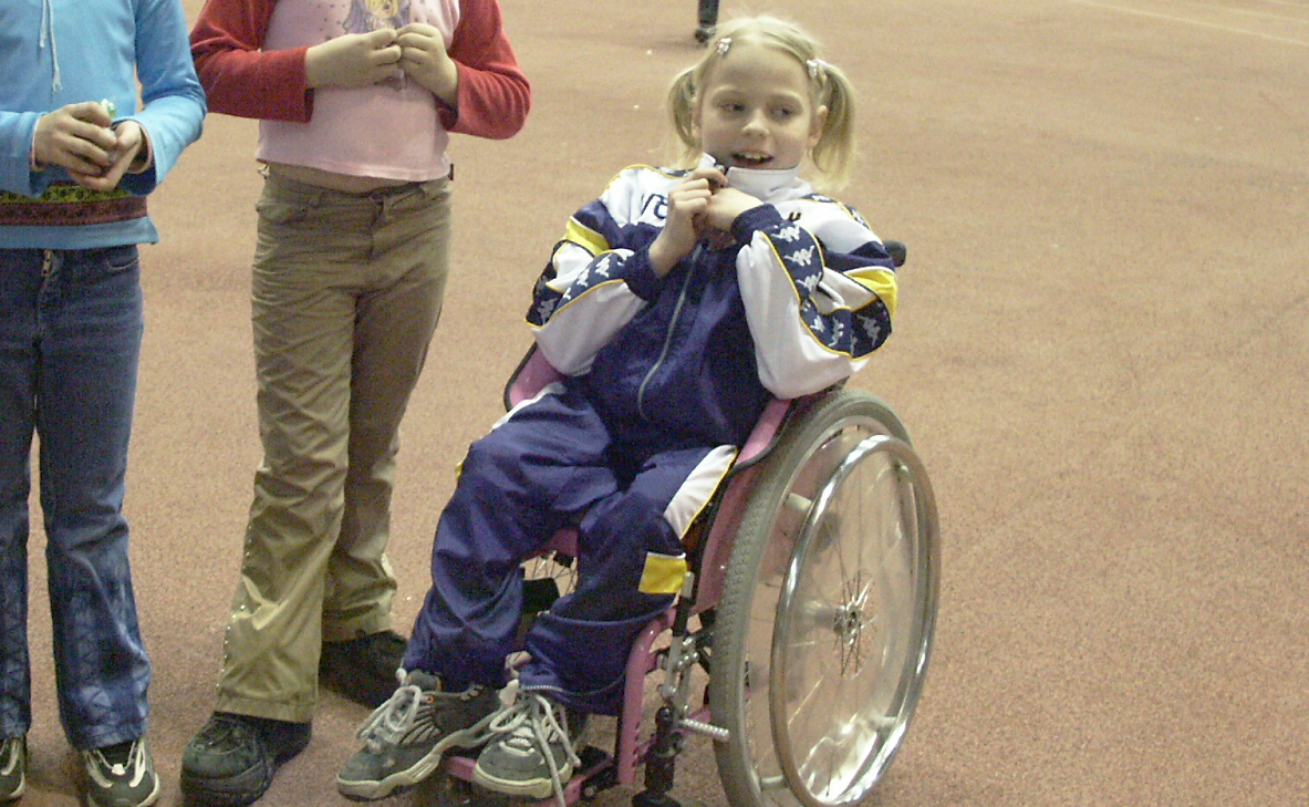 Amanda Kotaja Junior Games -kisoissa Tampereella syksyllä 2003.